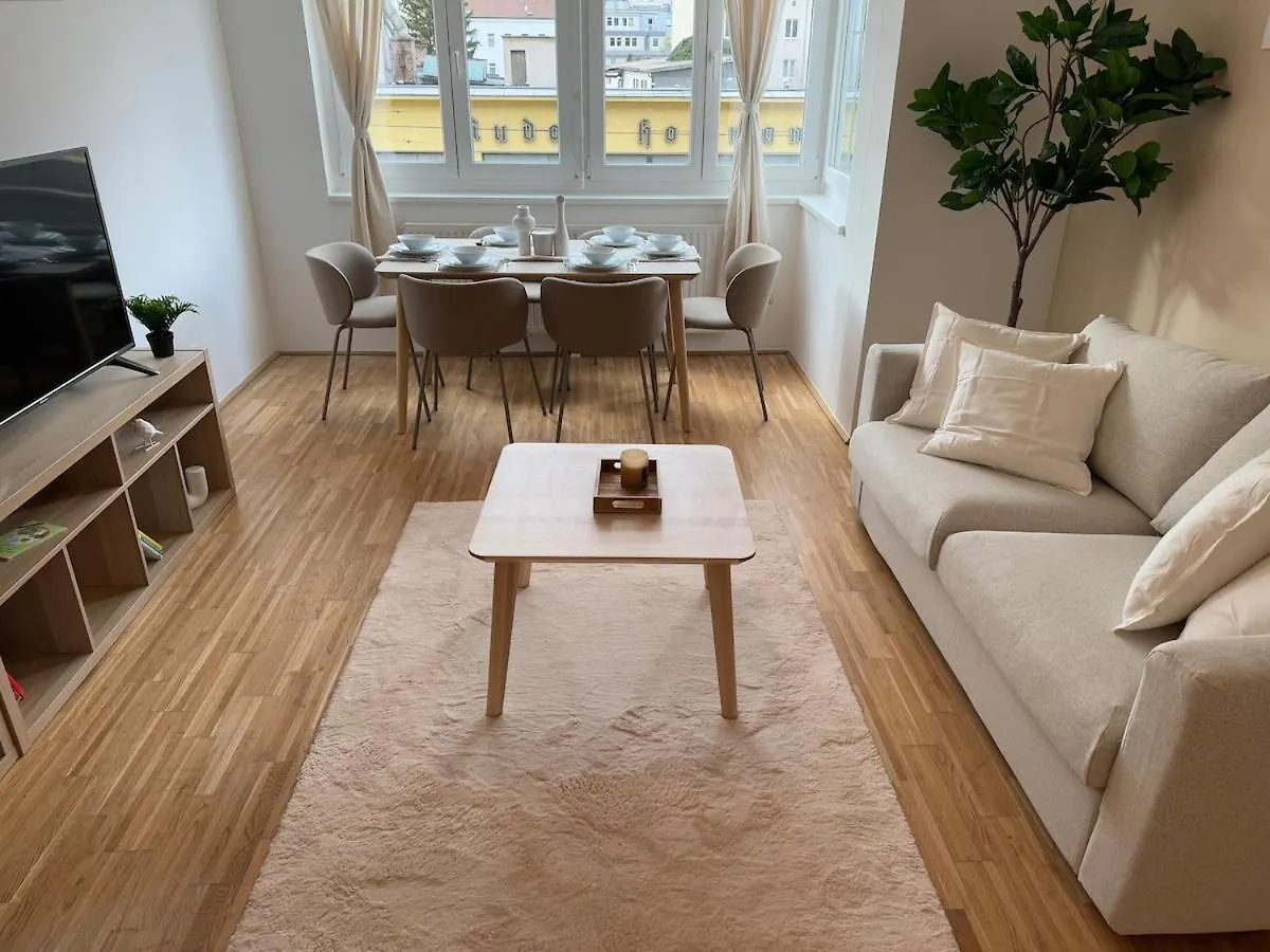 2Br, Danube, Central, U6 & S-Bahn - Axara Housing Brn 16 Vienna Austria