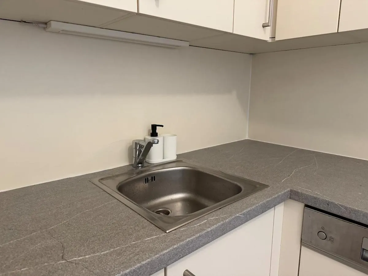 2Br, Danube, Central, U6 & S-Bahn - Axara Housing Brn 16 Vienna