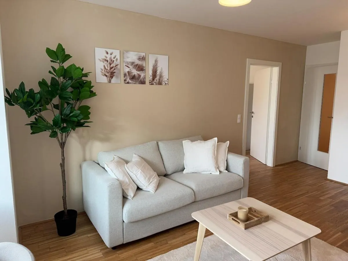 Apartment 2Br, Danube, Central, U6 & S-Bahn - Axara Housing Brn 16 Vienna